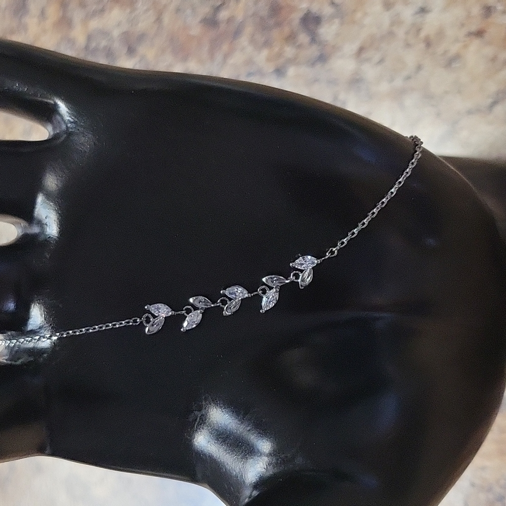 3 for $8.00! Charmed Aroma Leaf Bracelet